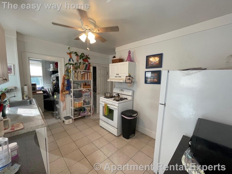Building Photo - 11-15 Orrin St Unit #2