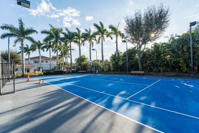 Building Photo - 3635 Sonoma Dr