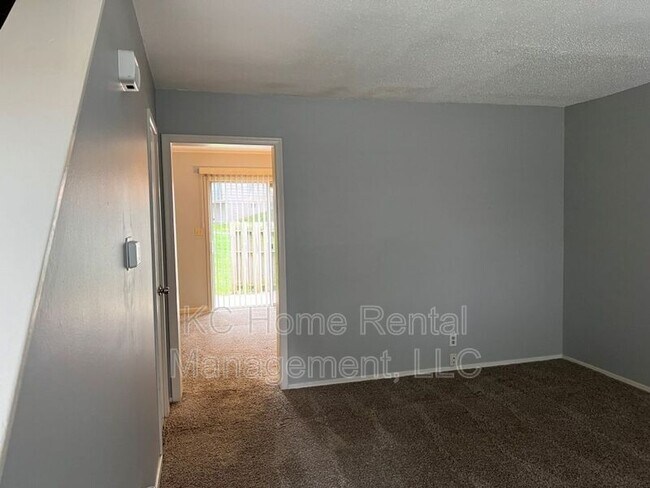 Building Photo - 9338 Bluejacket St
