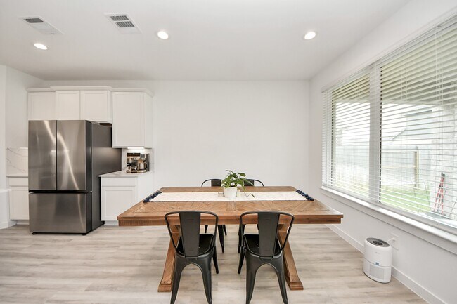 Building Photo - 1548 Dawn Hbr Dr