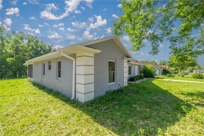 Building Photo - 15121 SW 35th Avenue Rd