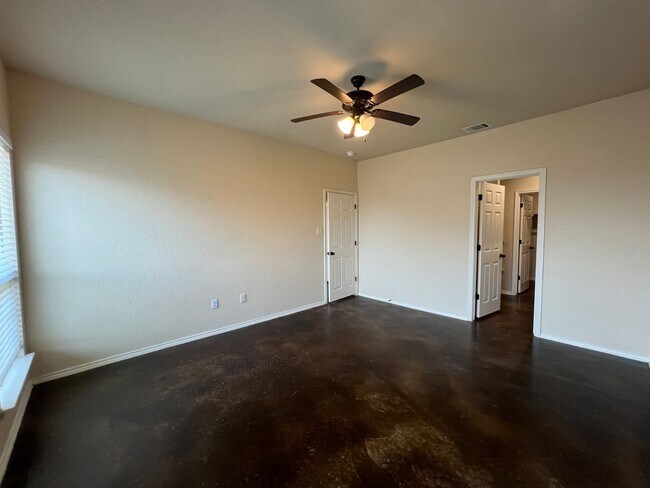 Building Photo - Luxury 3/2 duplex in great New Braunfels N...