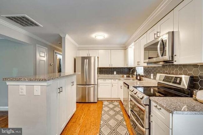 Building Photo - 3757 Hunting Creek Rd