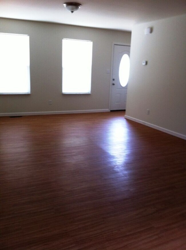 Building Photo - Home With Amazing Views on Private 5 Acre ...