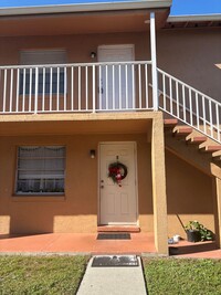 Building Photo - Beautiiful Palm Gardens 2 bedroom, 1 bath ...