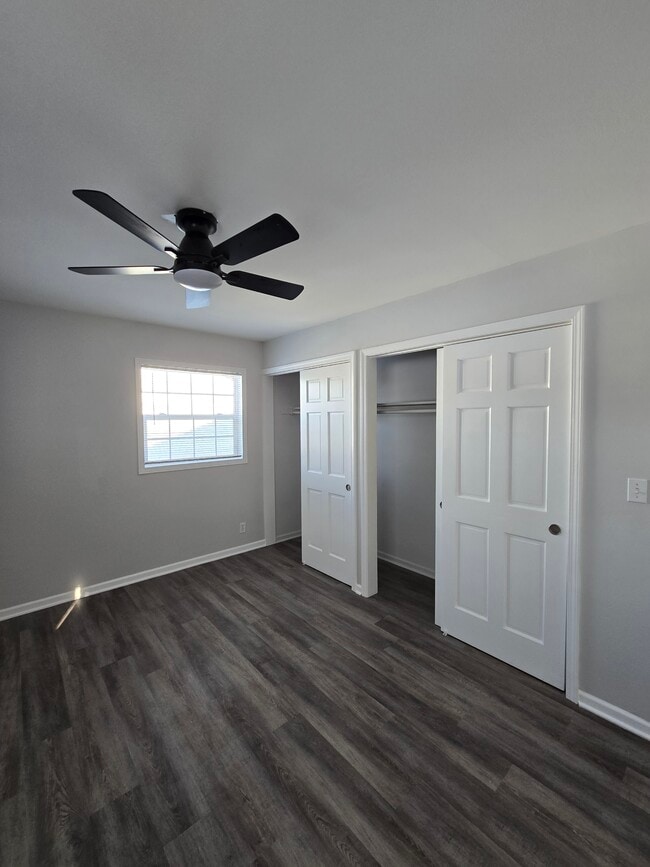 Building Photo - 5839 S Illinois Ave