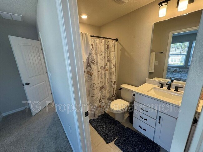 Building Photo - 217 Red Barn Rd