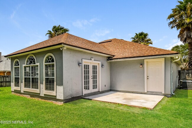 Building Photo - 576 Thornberry Rd