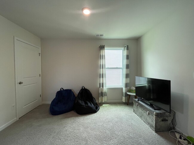 Building Photo - New Construction 4BR 2.5BA | The Falls at ...