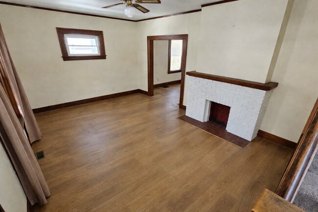 Building Photo - Move-In Ready Newly Remodeled 3-Bedroom Home – Metro Approved!