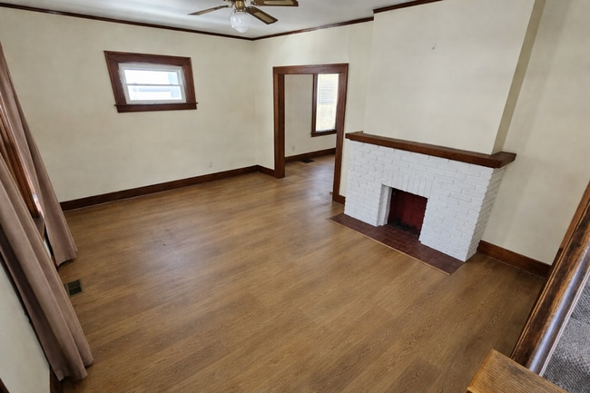 Building Photo - Newley remodeled 3 Bedroom House - COMING SOON! - No Metro