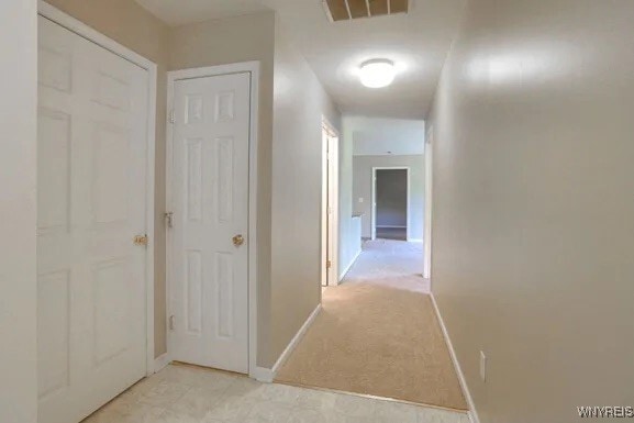 Building Photo - 5 Stonington Ln