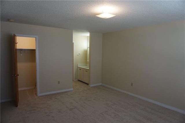 Building Photo - 2720 Whitney Pl