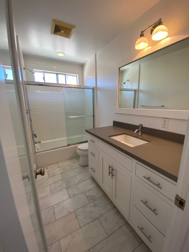 Building Photo - 3761 Vinton Ave