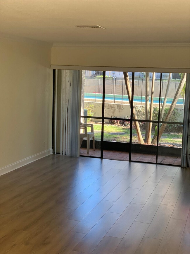 Building Photo - 1700 NW 4th Ave