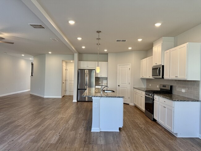 Building Photo - 2090 Ecoland Dr