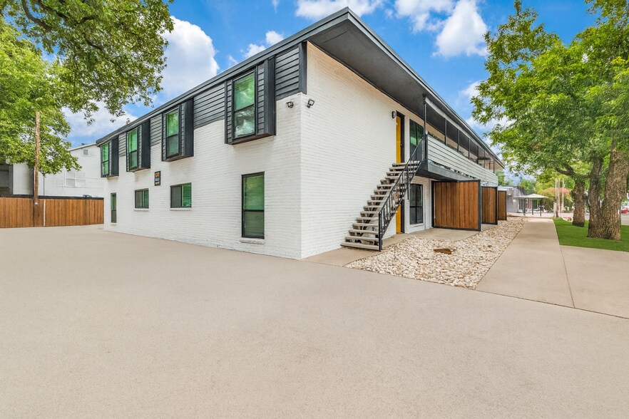 Building Photo - Palmilla Apartments