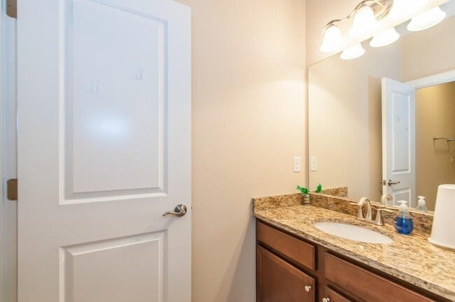 Building Photo - 4505 Summersweet Dr