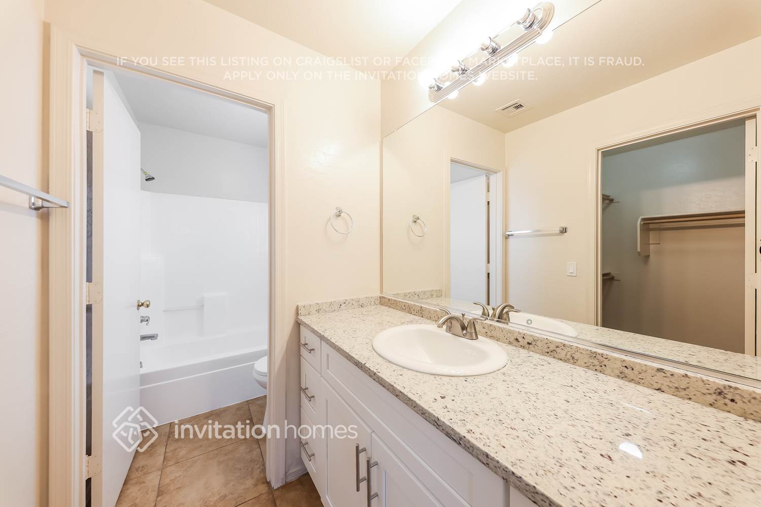 Building Photo - 14807 W Acapulco Ln