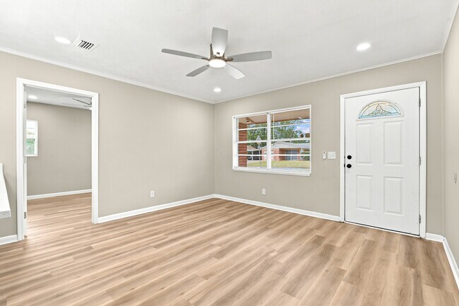 Building Photo - 7218 Zapata Dr
