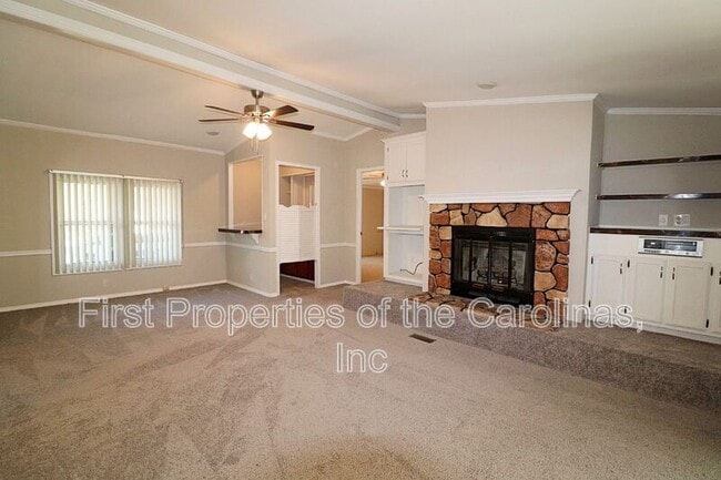 Building Photo - 1148 Southwood Dr