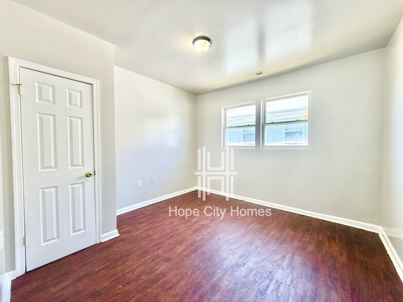 Building Photo - 4304 Garrison Blvd