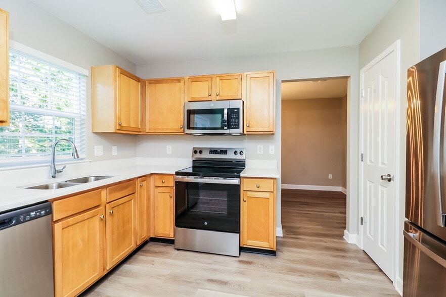 Building Photo - 6403 Wedron Ct