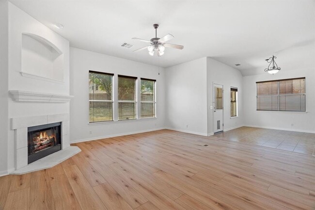 Building Photo - 209 Canterbury Dr