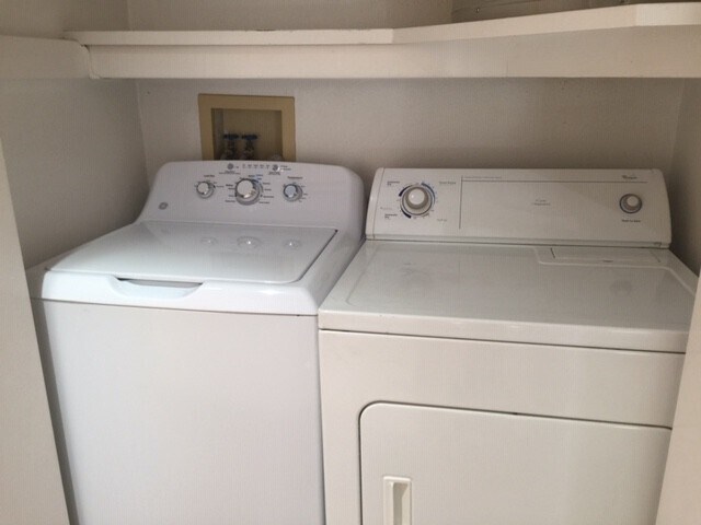 Building Photo - RB 2 Br 2 BathPetOK+washer+Dryer All Appl 2 Prkg spots>TEXT 858-774-1574