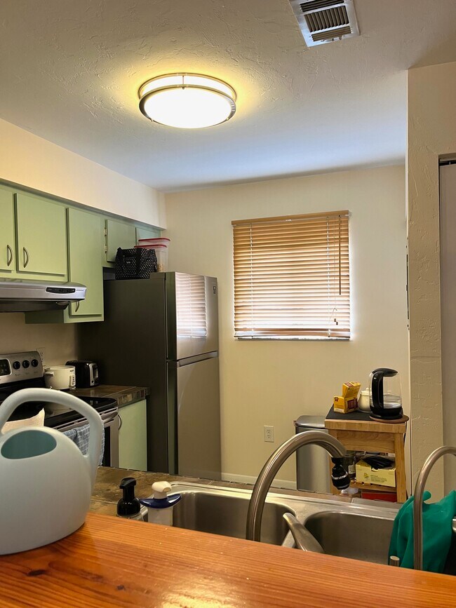 Building Photo - 2206 SW 39 Dr