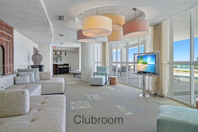 Building Photo - 500 NE 29th St