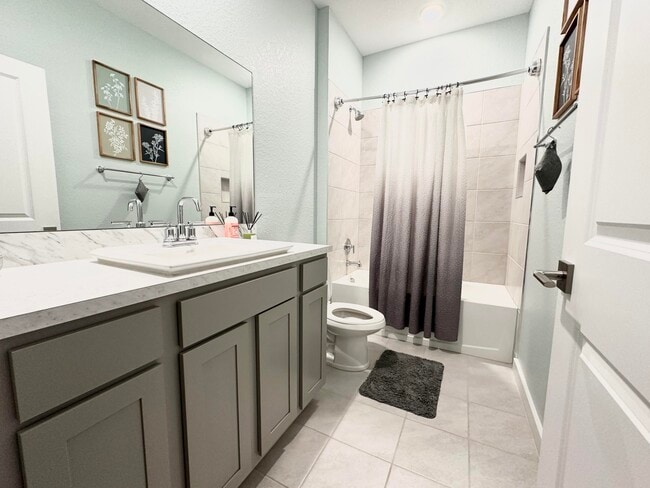 Building Photo - 69 Bandol St