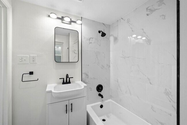 Building Photo - 363 Olancha Ave