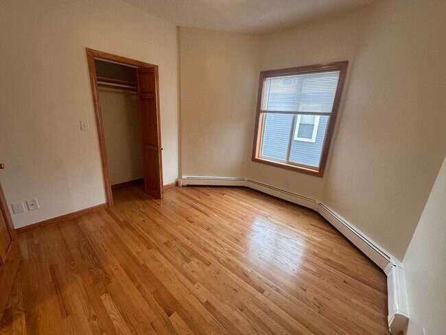 Building Photo - 253 Elm St
