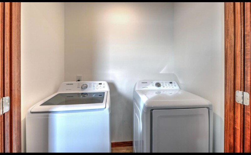 Building Photo - 419 Sierra Pl