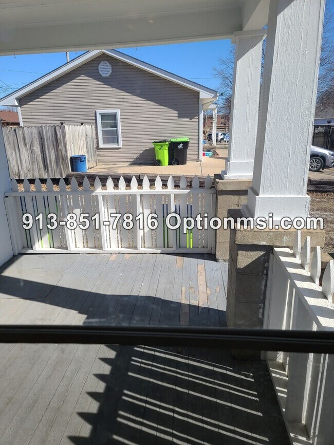 Building Photo - Available NOW