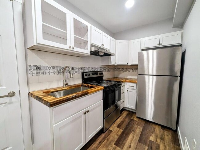 Building Photo - 413 Jefferson St