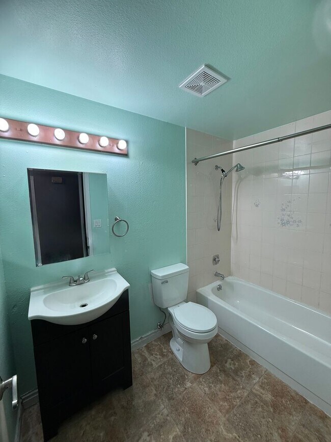 Building Photo - Quiet Cul-de-Sac | 3 Bed / 3 Bath + Bonus Rooms | Spokane Valley