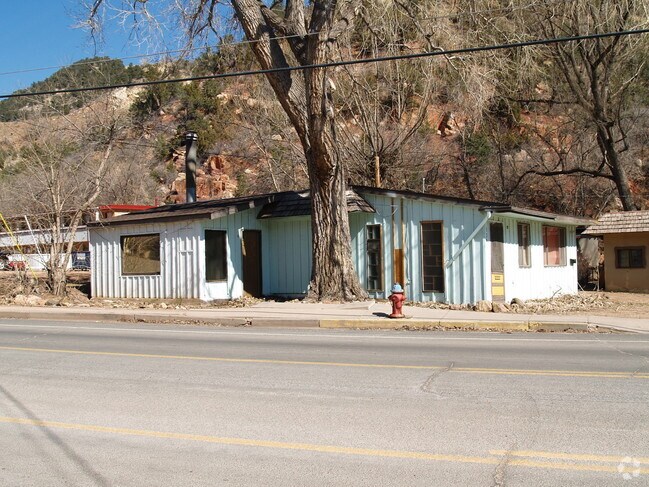 Building Photo - 1202 Manitou Ave