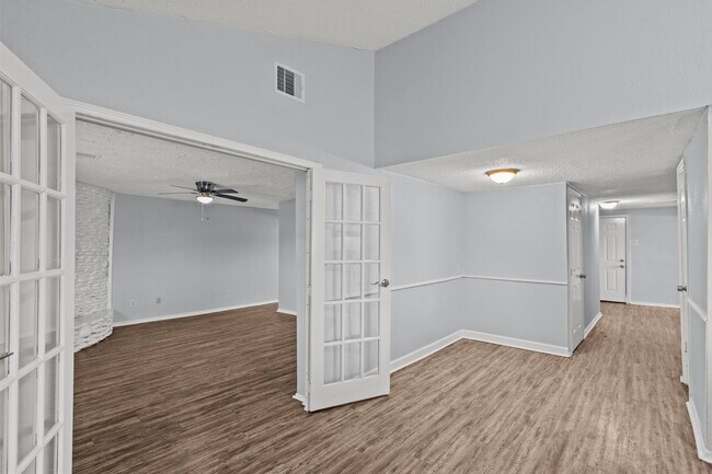 Building Photo - 228 Orange St