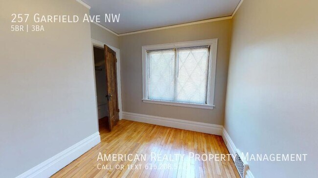 Building Photo - 257 Garfield Ave NW