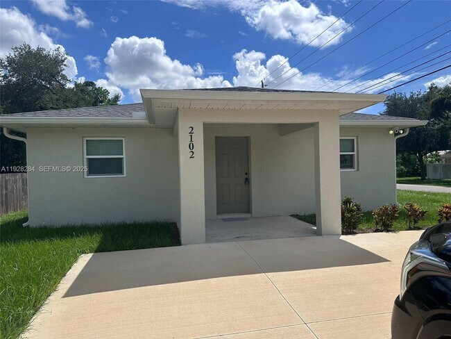 Primary Photo - 2102 South St