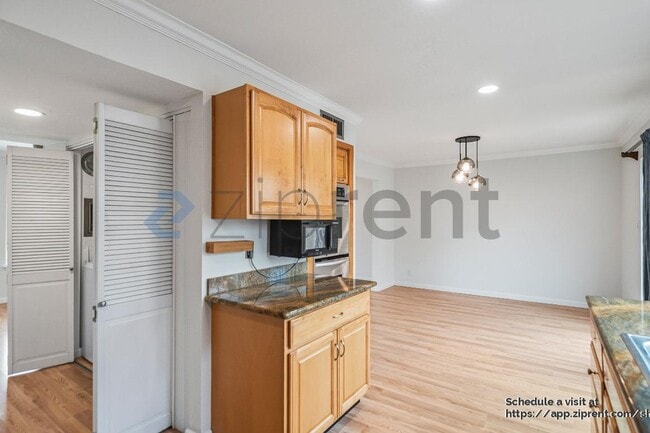 Building Photo - 843 Peary Ln