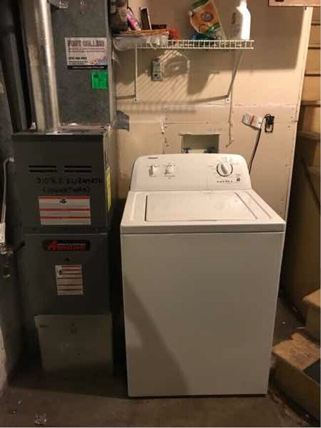 Building Photo - 904 1/2-310-312 E Elizabeth St