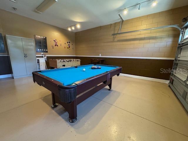 Building Photo - 8212 Fan Palm Way