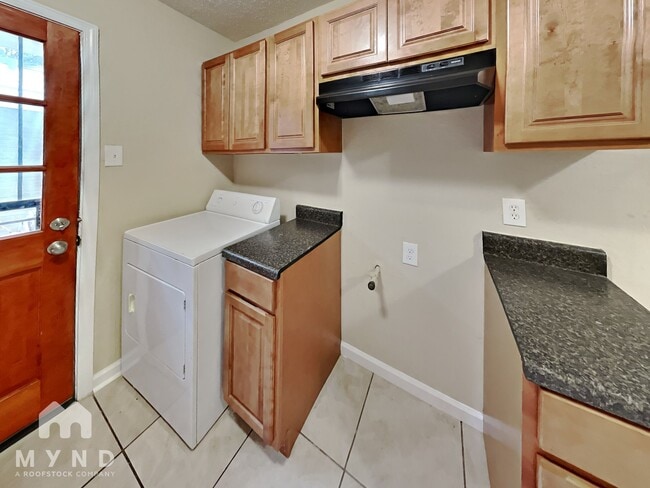 Building Photo - 1457 Cooper St