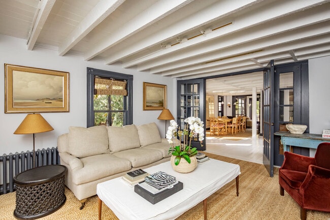 Building Photo - 93 Schellinger Rd