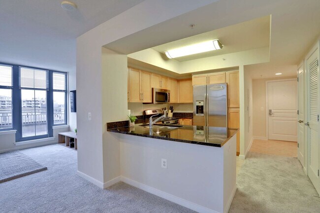 Building Photo - 550 14th St S