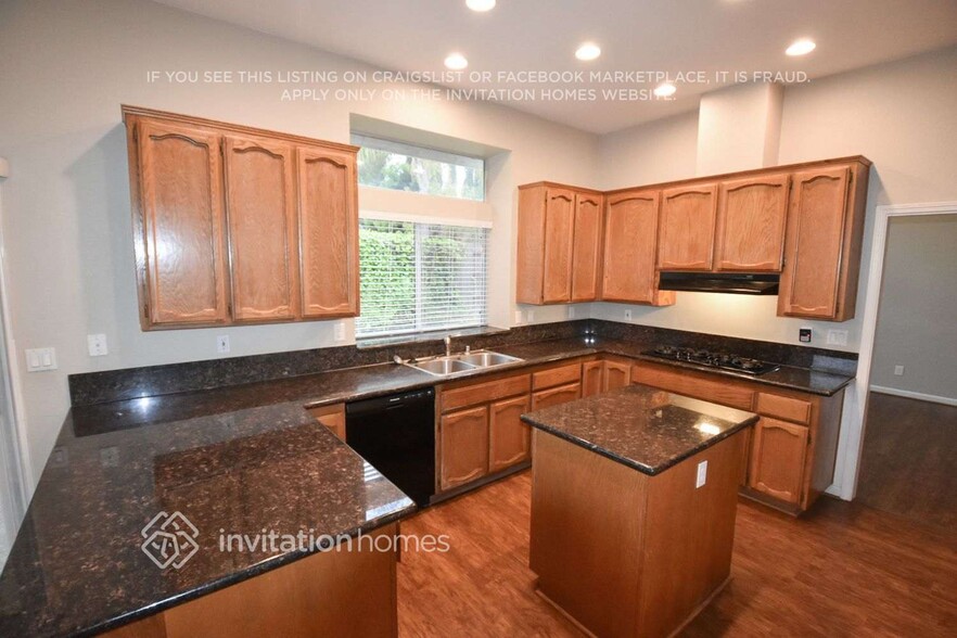 Building Photo - 8047 Stretto Ct