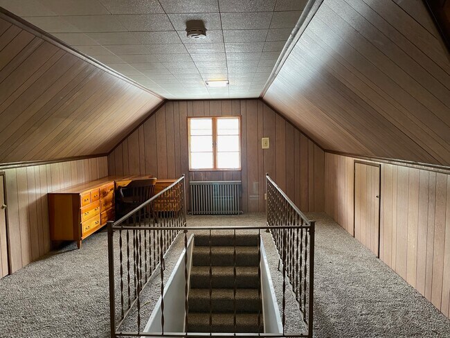 Building Photo - 4517 Lincoln Ave